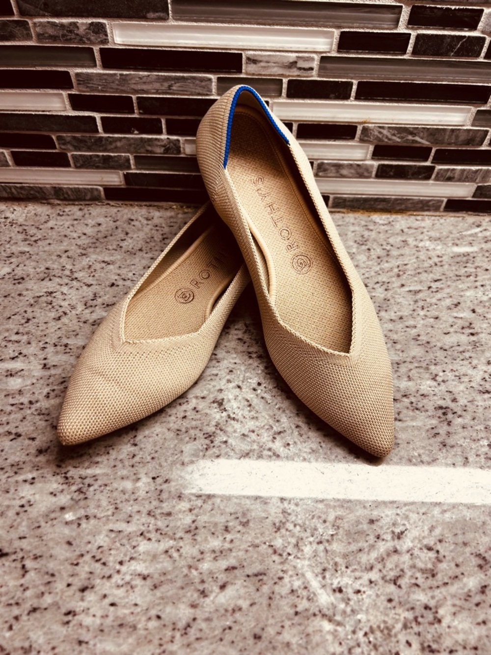 Rothy’s womens Classic Pointed-Toe Ballet Flats in Beige size 8.5